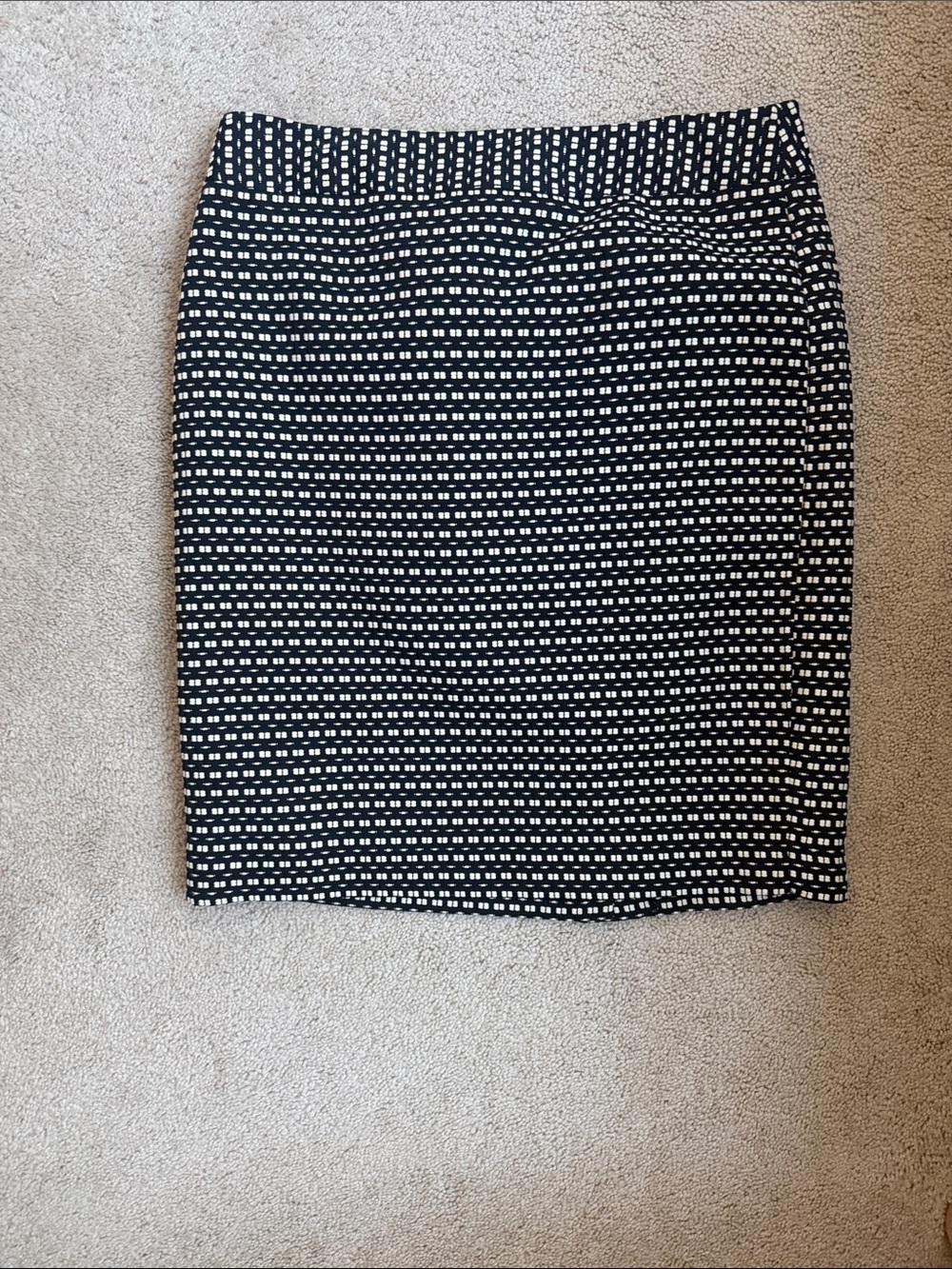 Ann Taylor Black and White Geometric Pencil Skirt